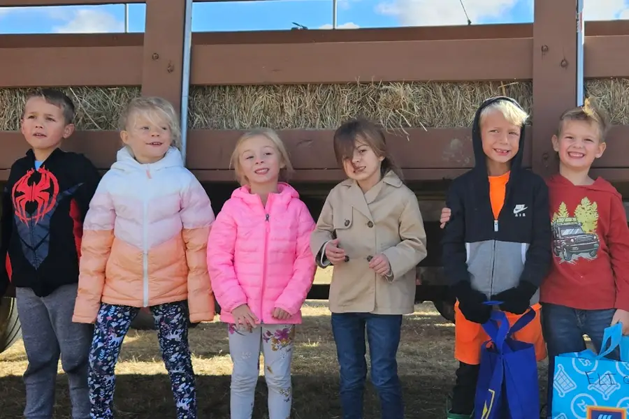 kindergardeners on field trip